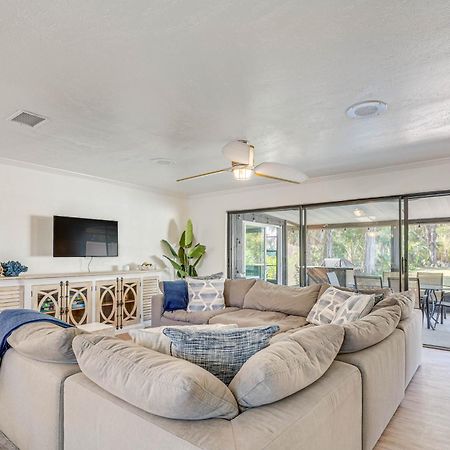 Riverfront Home With Boat Dock And Kayaks! คริสตัลริเวอร์ ภายนอก รูปภาพ