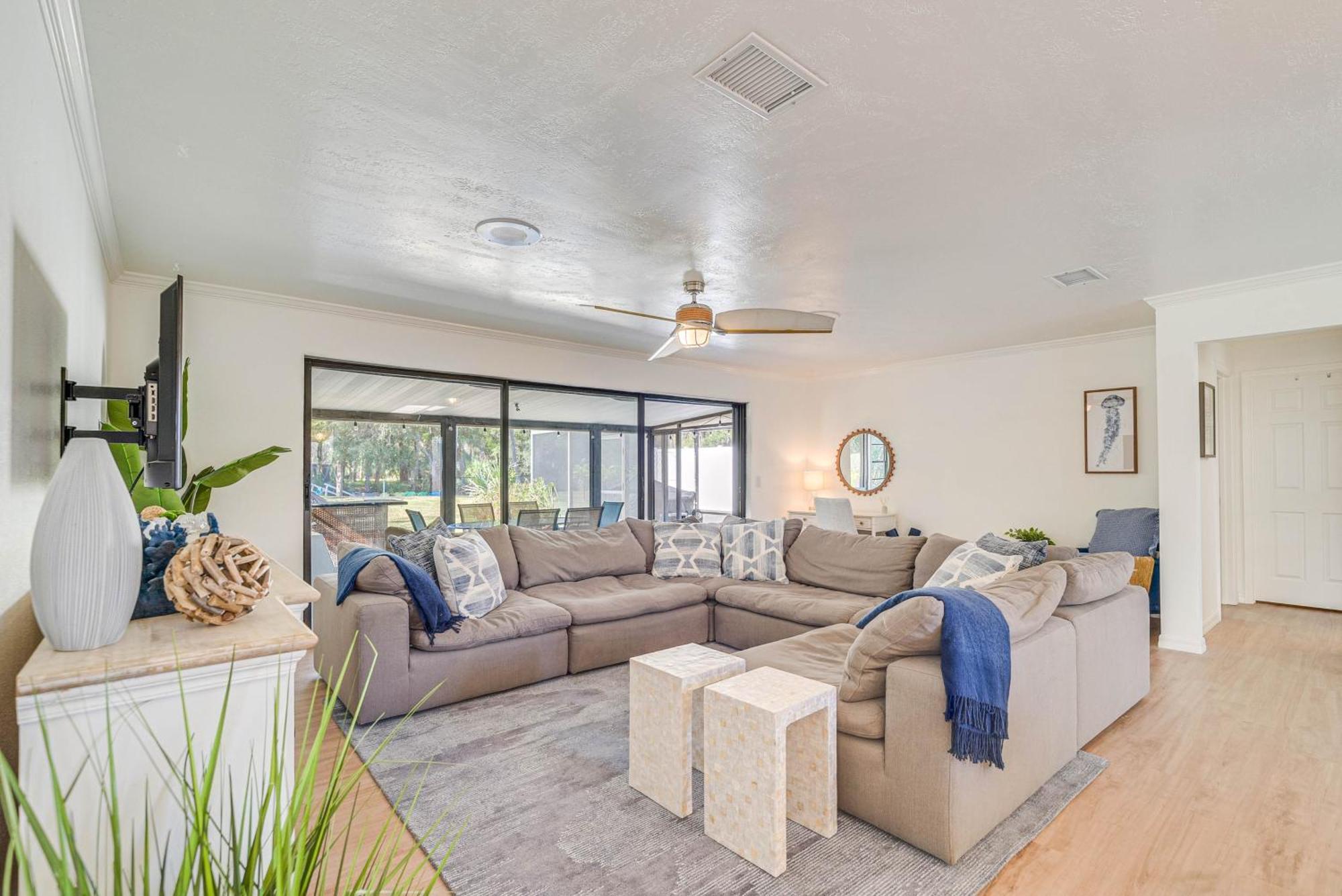 Riverfront Home With Boat Dock And Kayaks! คริสตัลริเวอร์ ภายนอก รูปภาพ